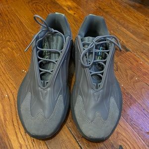Adidas Ozrah Shoes like new in great condition wore 2-3 times only